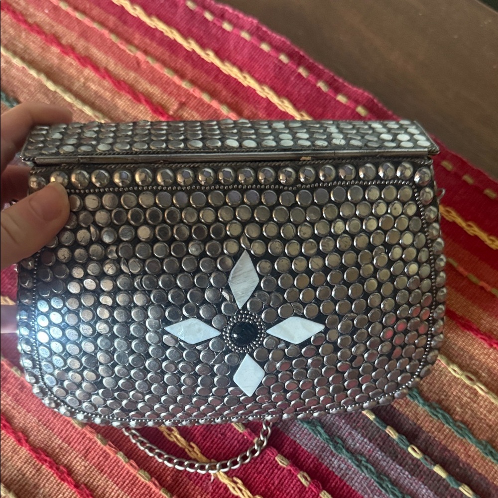Silver shell and metal Women's crossbody Bag - Picture 2 of 5